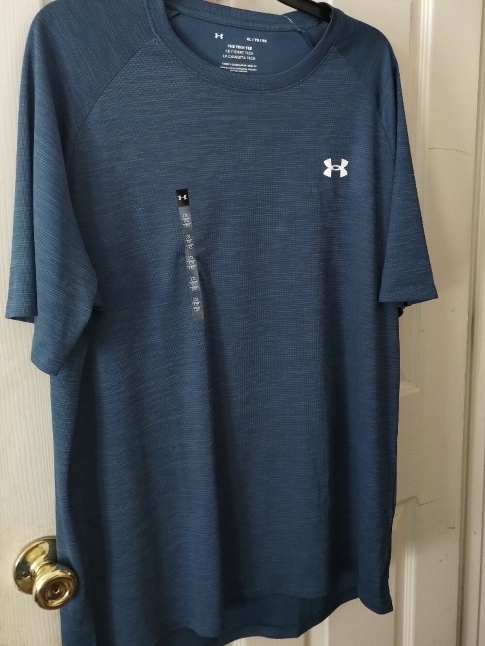 Under Armour men's navy t -shirt
